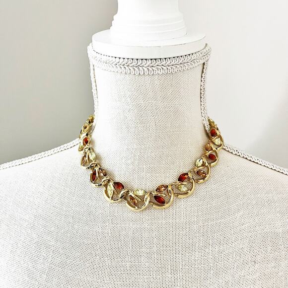Coro Mid-Century Vintage Rhinestone Leaf Collar Necklace - Picture 5 of 9